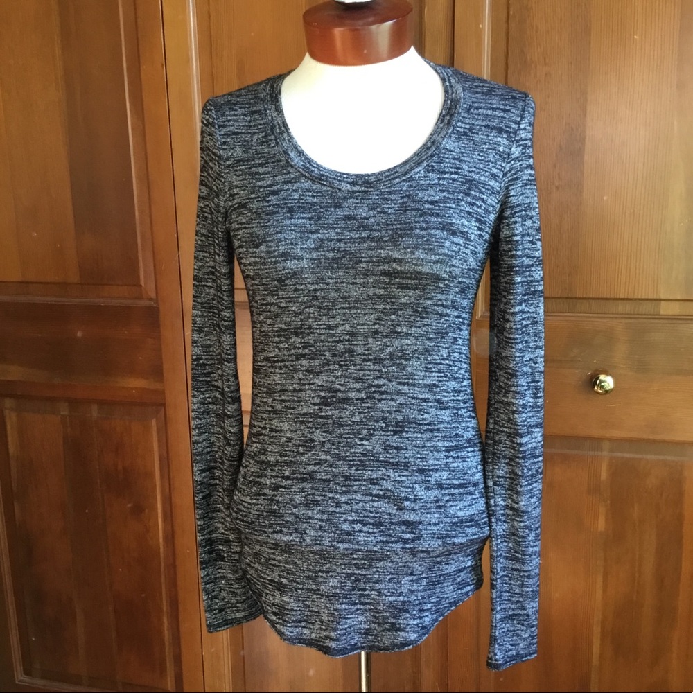 Aritzia Wilfred Free Diapason T-Shirt Scoop Neck Reposa™Fabric Luxe Jersey